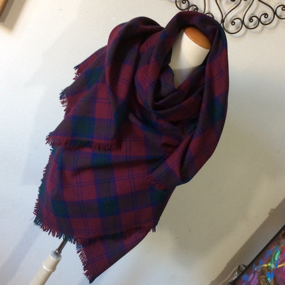 Vintage Accessories - HUGE Wool Plaid Scarf Klan Lindsay Tartan !